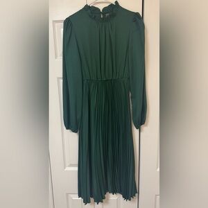 Elegant Green Pleated Dress